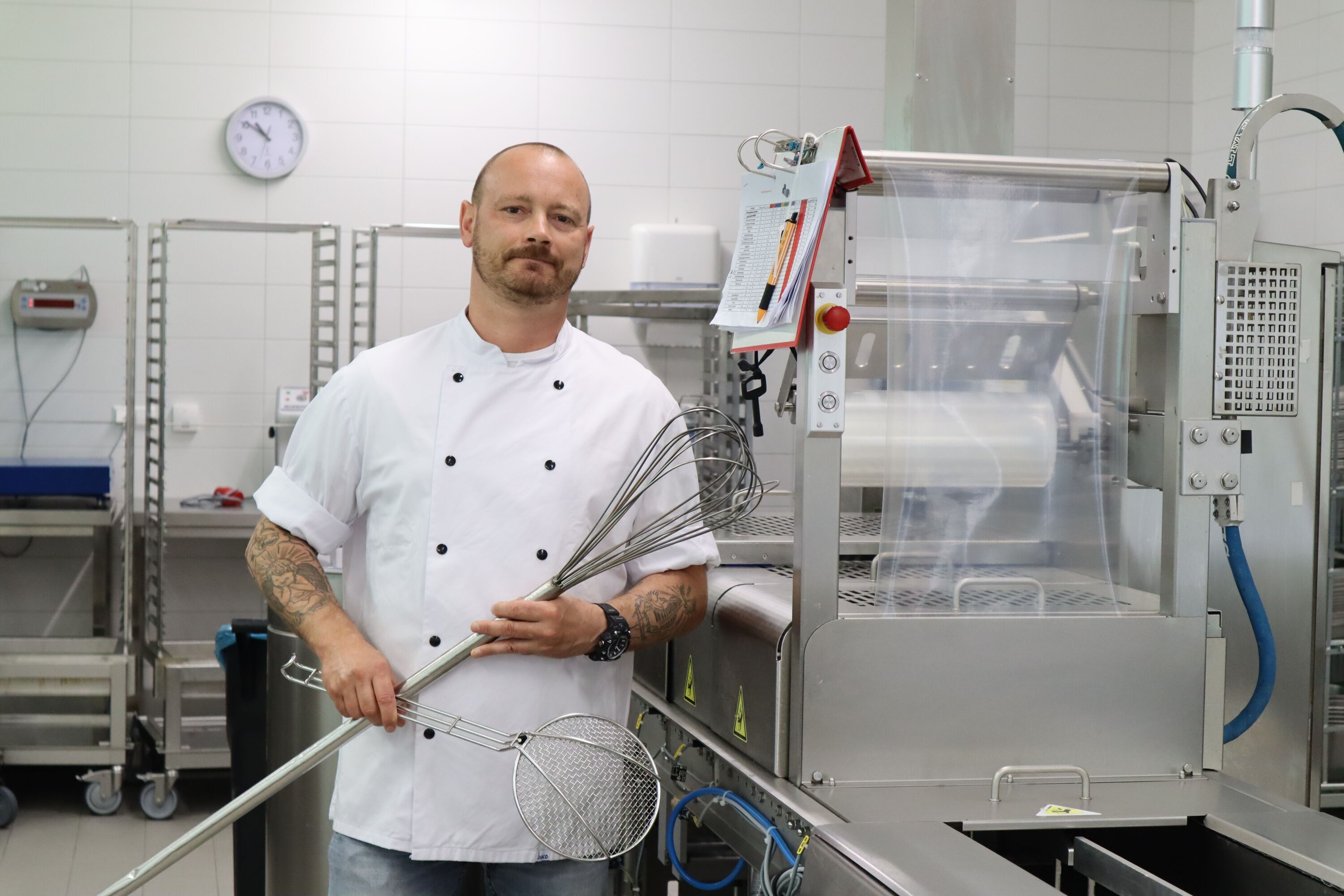 Koch Jens Platzer in seiner Großküche